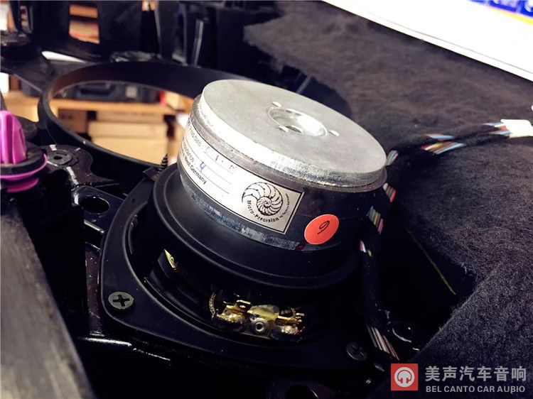 奔驰GLE喇叭安装施工中.jpg