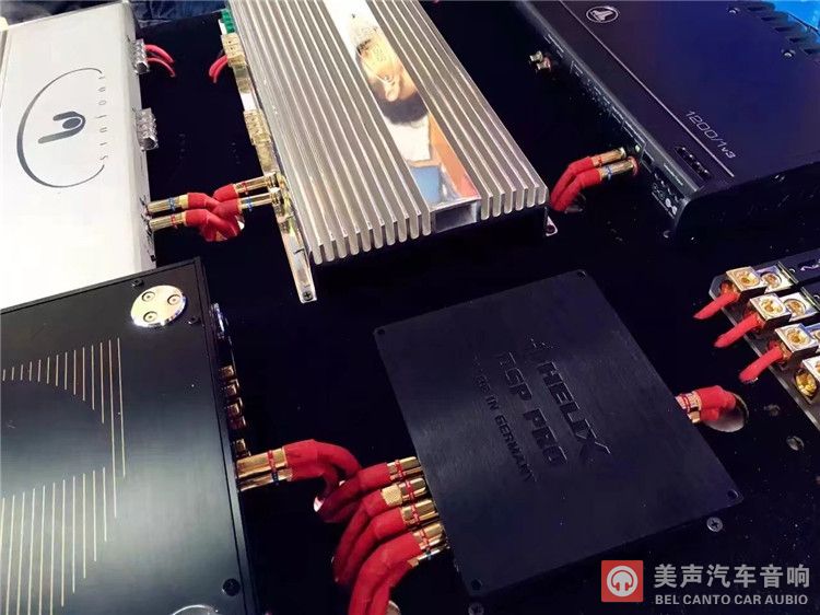 奔驰GLE功放和DSP安装效果图.jpg