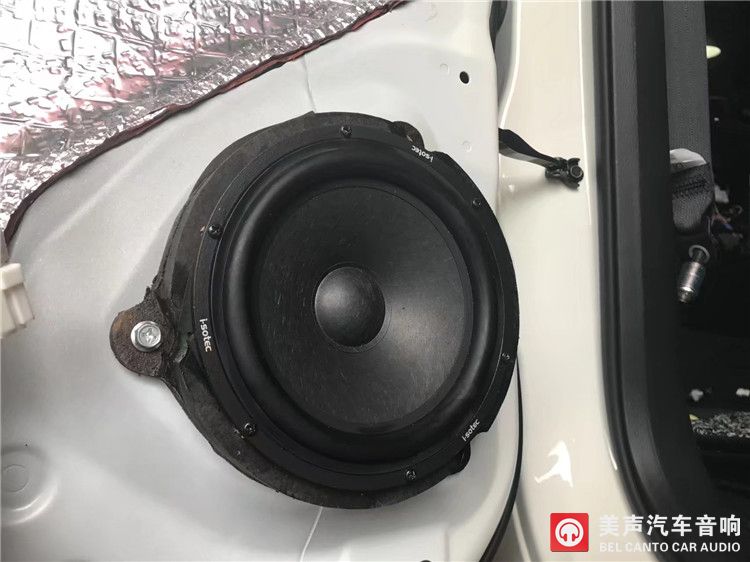 日产途乐 后门艾索特喇叭安装.jpg