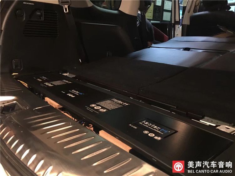 日产途乐尾箱功放安装效果图.jpg