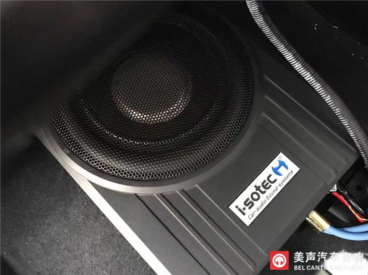 丰田汉兰达低音安装效果图.jpg