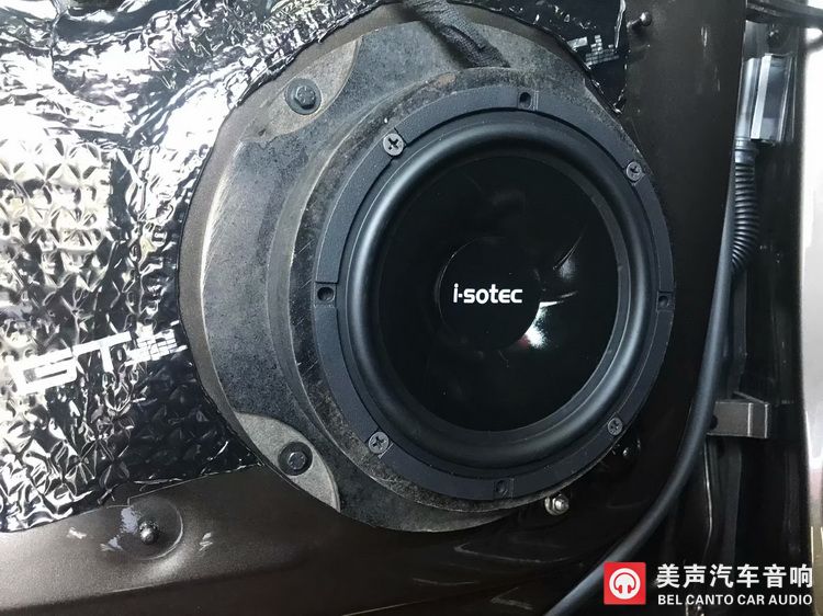 4 艾索特KP165.2中低音喇叭的安装近照.jpg