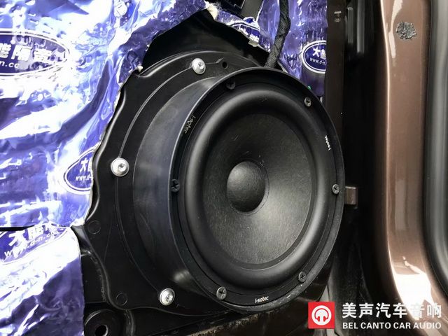 4 前门艾索特RE165.3中低音喇叭的安装近照.jpg