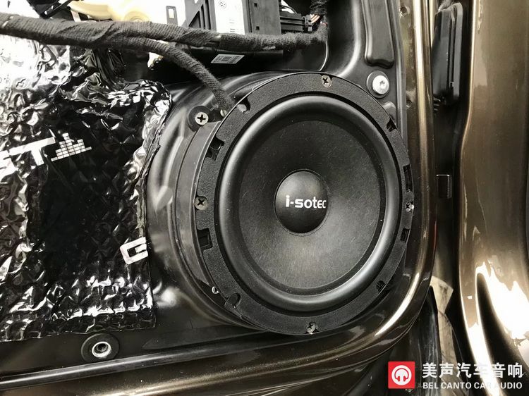 7 艾索特AK165.2中低音喇叭的安装近照.jpg