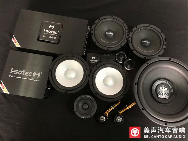 3.音响器材合影.jpg