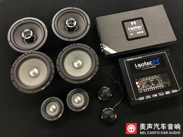 2音响器材合影.jpg
