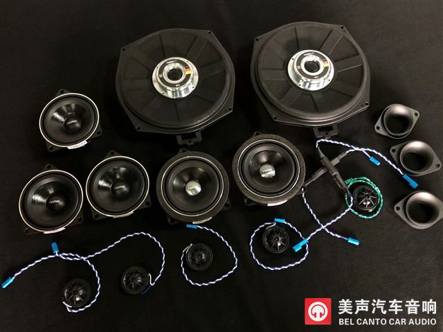 3音响器材合影.jpg